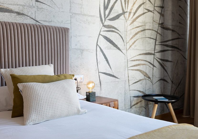 belvillage-napols-furnished-apartment-bedroom-decor-detail.jpg