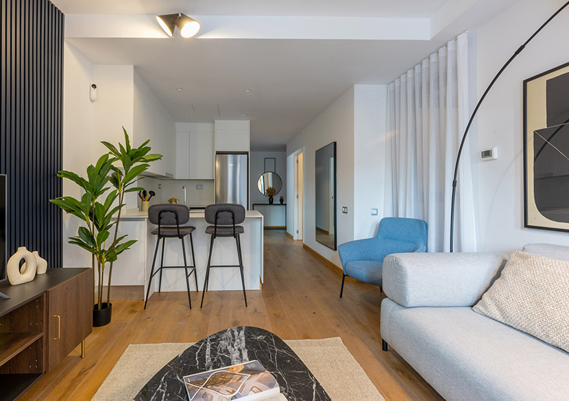 belvillage-napols-rental-spacious-living-room-interior.jpg