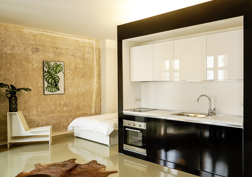 BelVillage_Berlin_Kitchen_BlackGloss_01